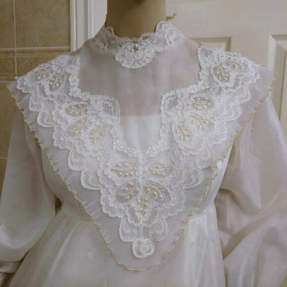 Vintage 1970s Wedding Dress Bridal Gown Long Sleeves Lace Chiffon 29"W 36"B - Picture 2 of 11